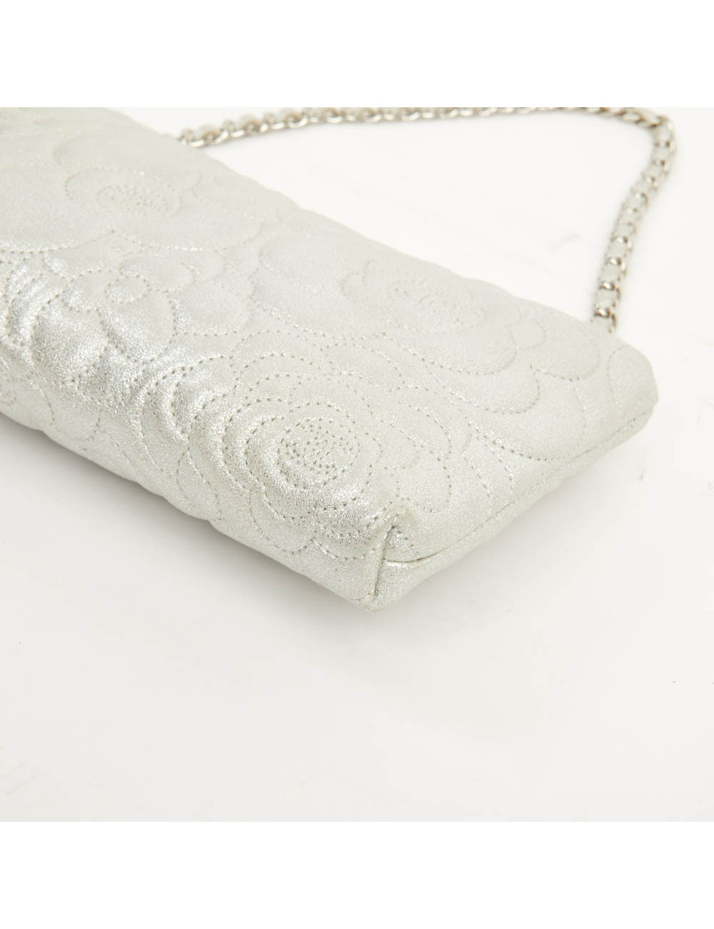Pochette CHANEL cuir camélias argent