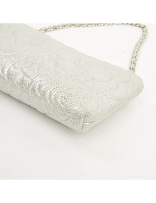 Pochette CHANEL cuir camélias argent