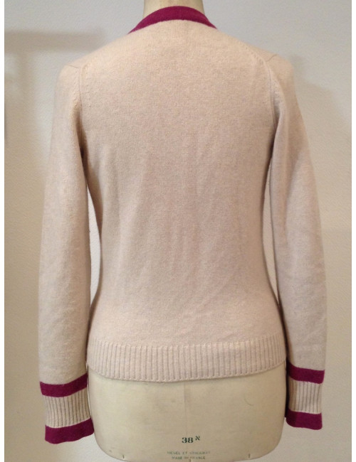 Gilet CHANEL en maille de cachemire blanc cassé T36