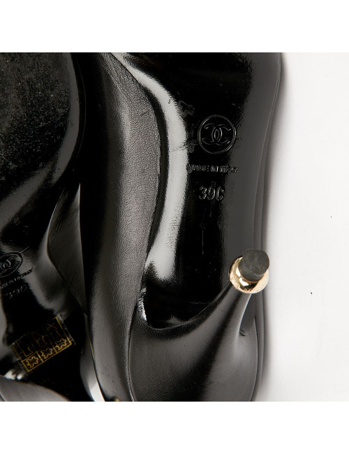 Escarpins CHANEL cuir de veau noir camélia