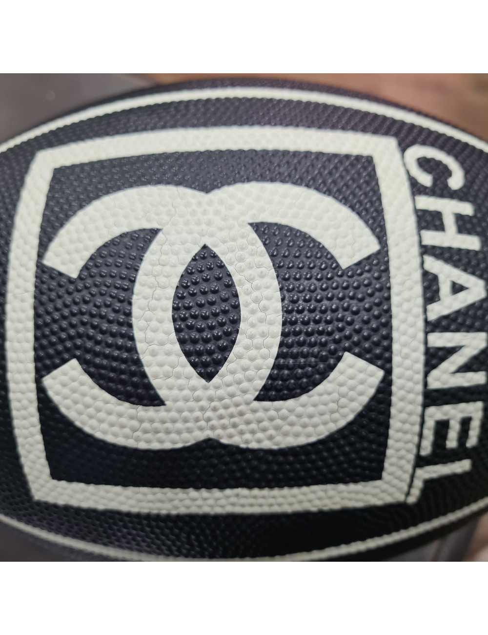 Ballon CHANEL Rugby