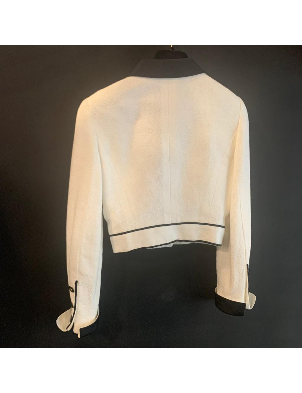 Veste CHANEL tweed beige et gansé de noir