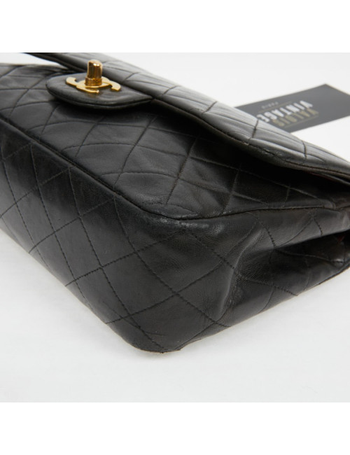 Timeless CHANL cuir d'agneau noir Vintage