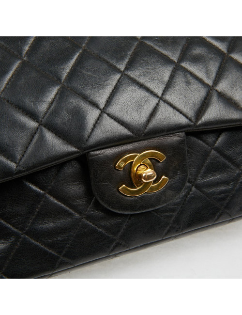Timeless CHANL cuir d'agneau noir Vintage