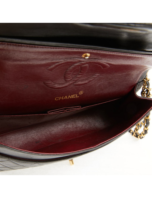 Timeless CHANL cuir d'agneau noir Vintage