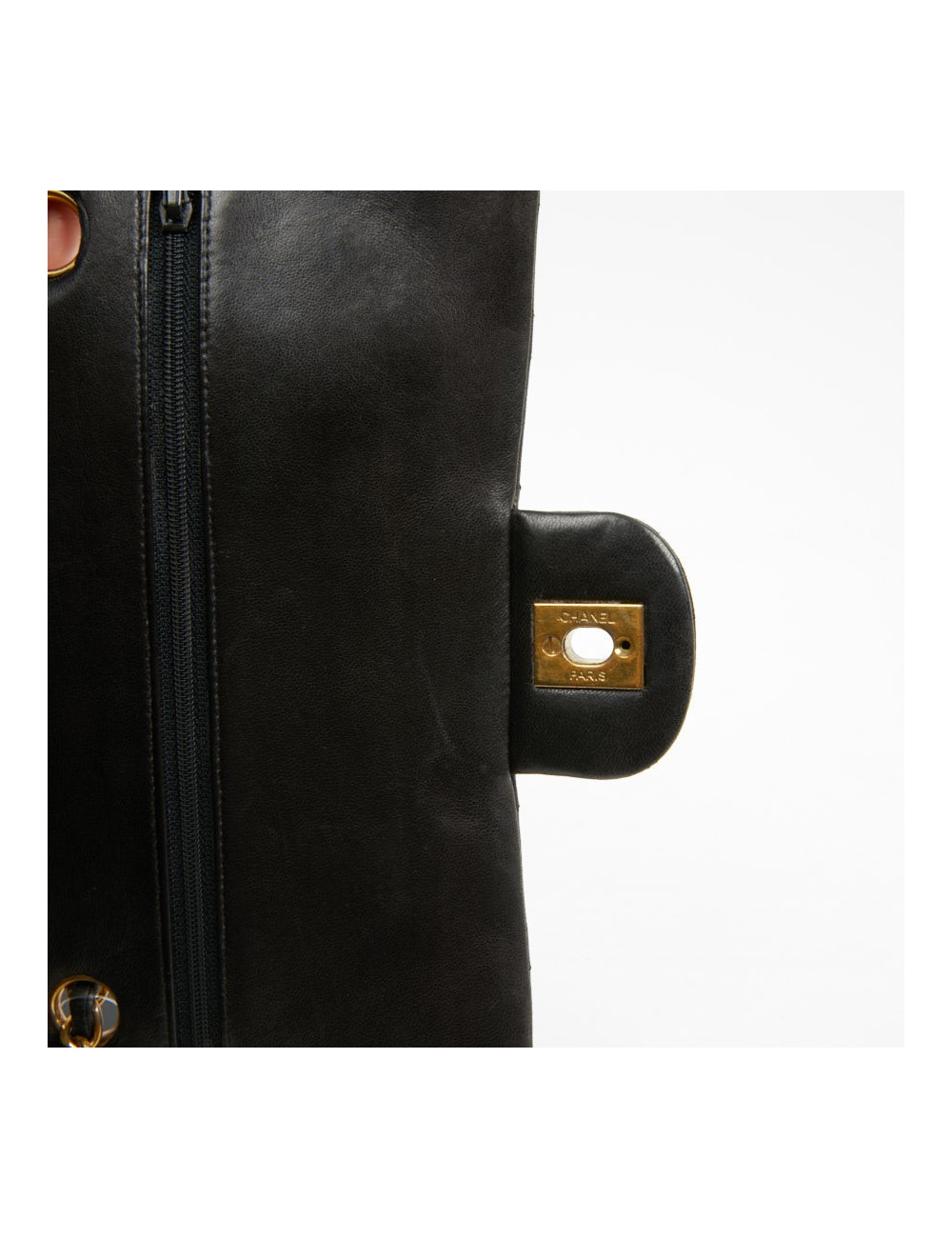 Timeless CHANL cuir d'agneau noir Vintage