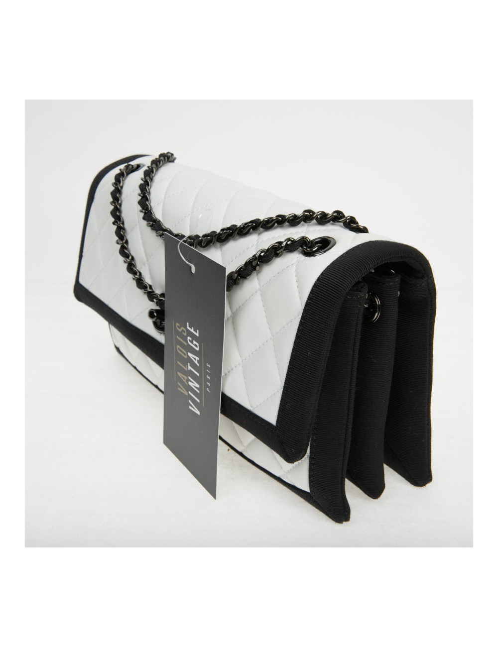 Sac à main Chanel cuir blanc gansé de noir