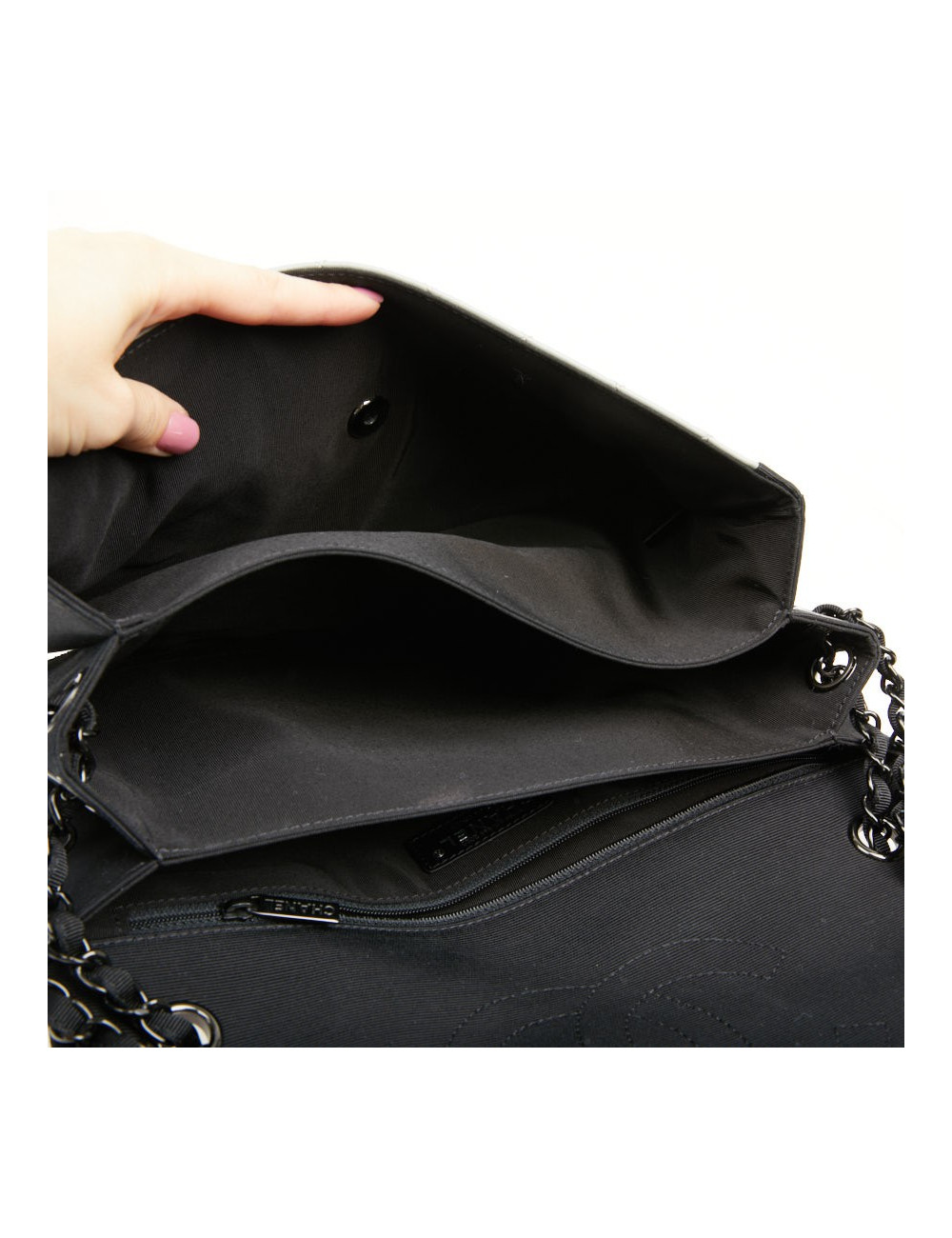 Sac CHANEL cuir gris gansé en noir