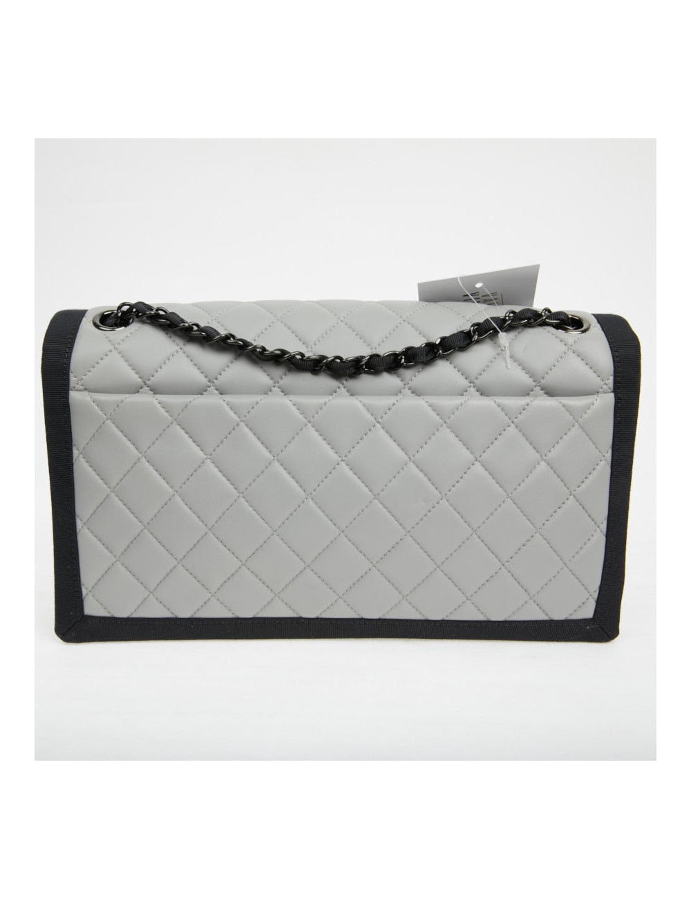Sac CHANEL cuir gris gansé en noir