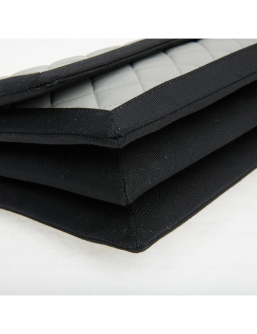 Sac CHANEL cuir gris gansé en noir