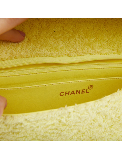 Timeless CHANEL éponge jaune Vintage
