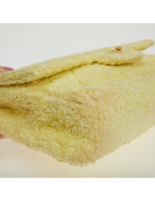 Timeless CHANEL éponge jaune Vintage