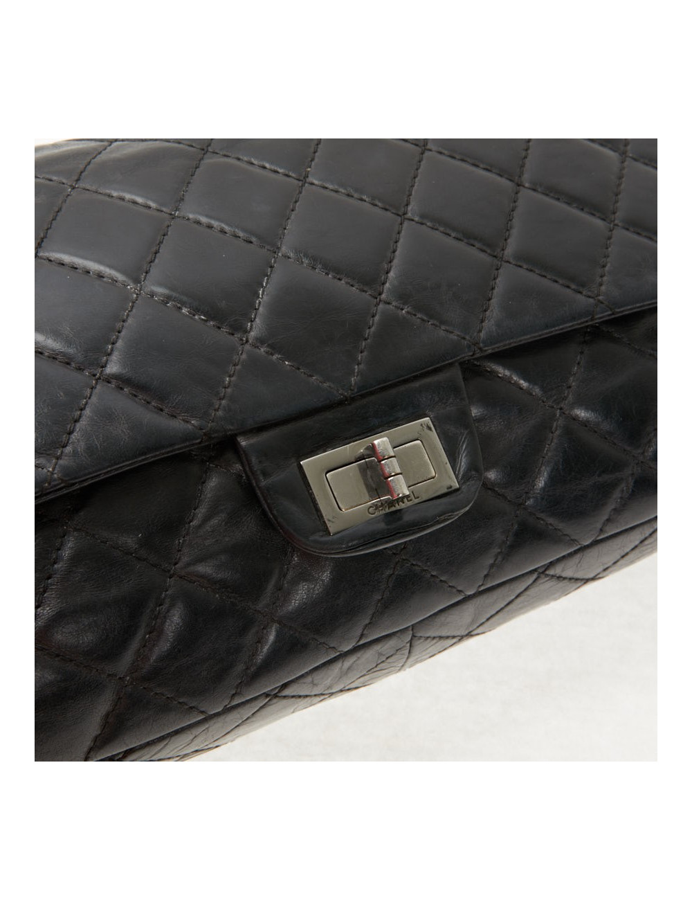 2.55 Chanel cuir vieilli noir