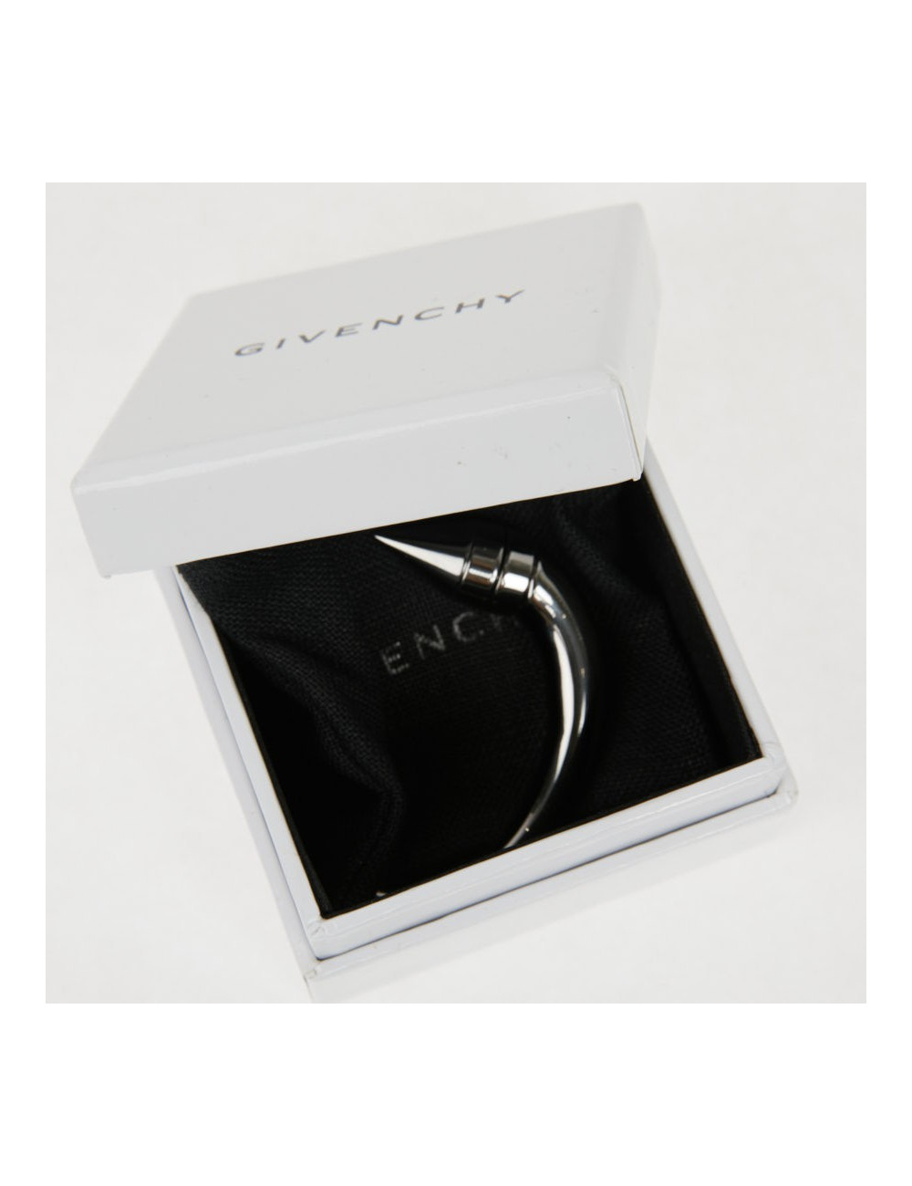 Boucle d'oreille GIVENCHY aimantée canon de fusil