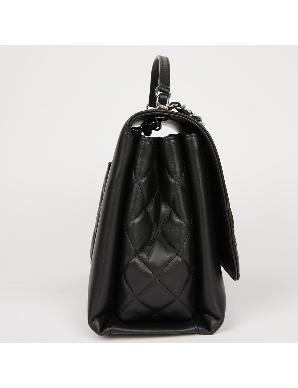 CHANEL black flap bag - Second-Hand Luxury Bags Certified Authentic.