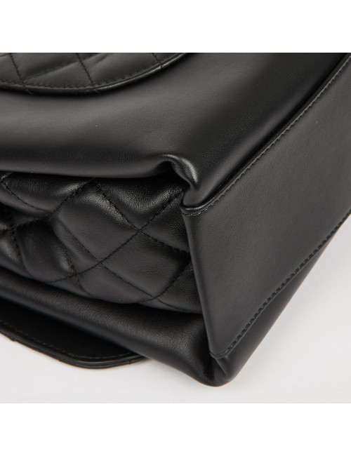 Sac à main CHANEL cuir lisse et matelassé noir