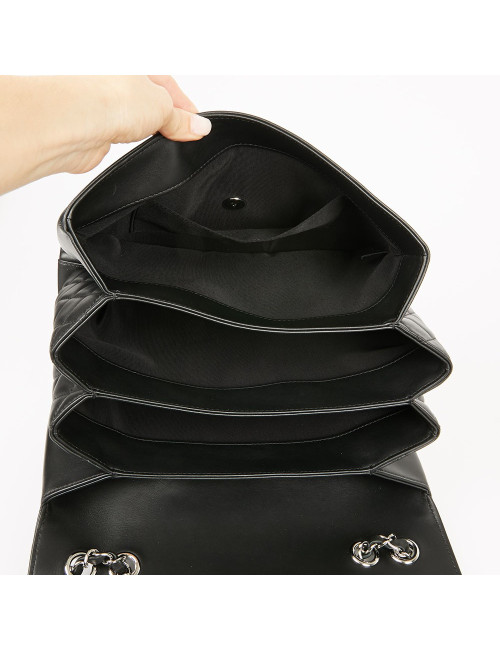 CHANEL black flap bag - Second-Hand Luxury Bags Certified Authentic.