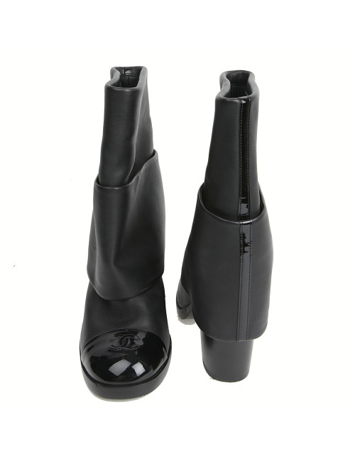 Mi bottes T42 CHANEL en cuir noir et bout verni