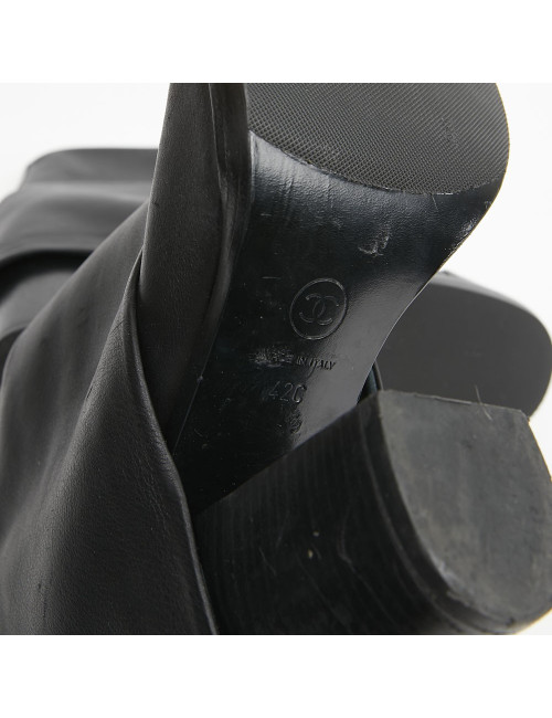 Mi bottes T42 CHANEL en cuir noir et bout verni