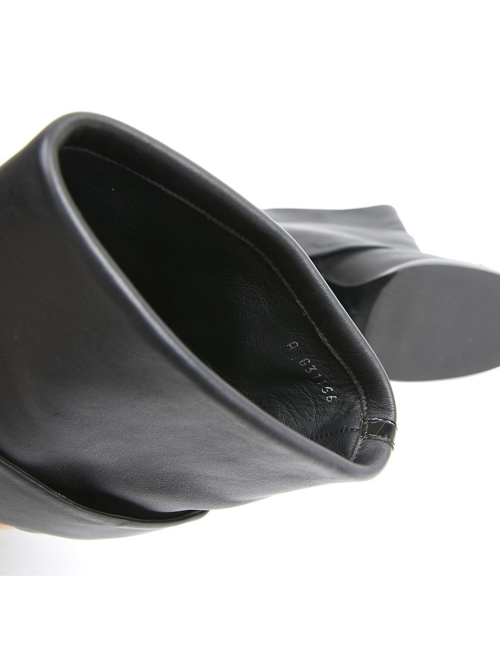 Mi bottes T42 CHANEL en cuir noir et bout verni