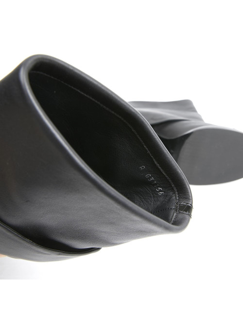 Mi bottes T42 CHANEL en cuir noir et bout verni