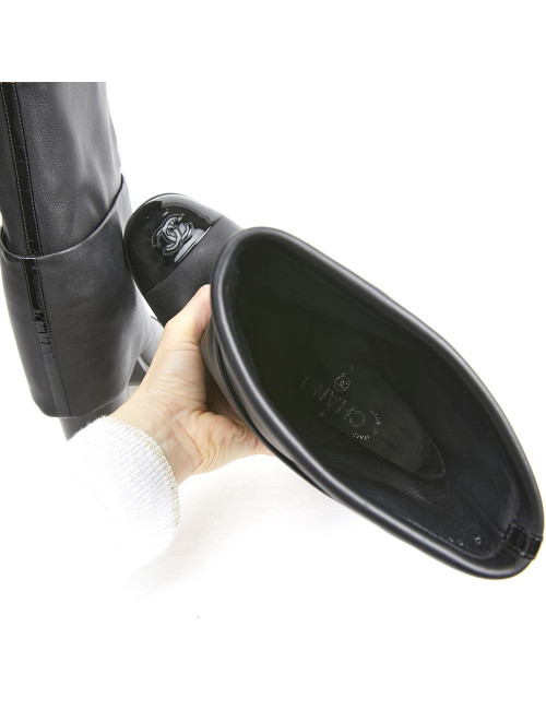 Mi bottes T42 CHANEL en cuir noir et bout verni