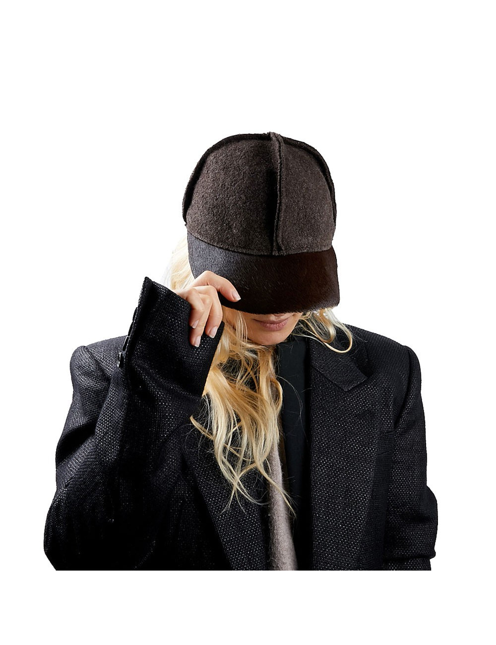 CHANEL Cap in Brown Boiled Wool and Pony Hair - Occasion to shop here