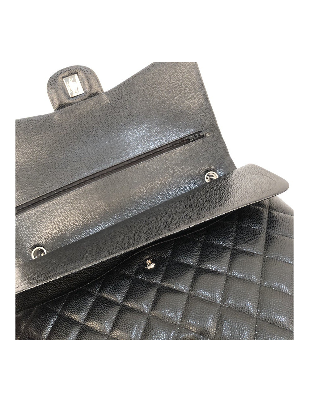 Maxi Jumbo CHANEL cuir caviar noir