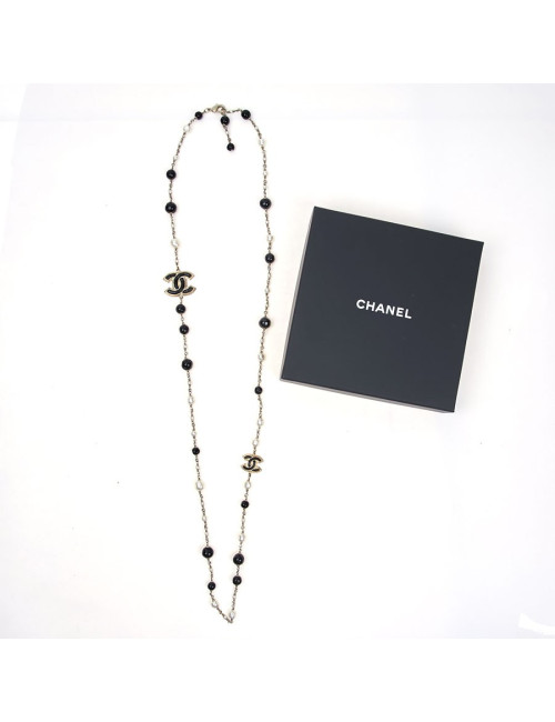 Sautoir CHANEL perles nacrées et noires