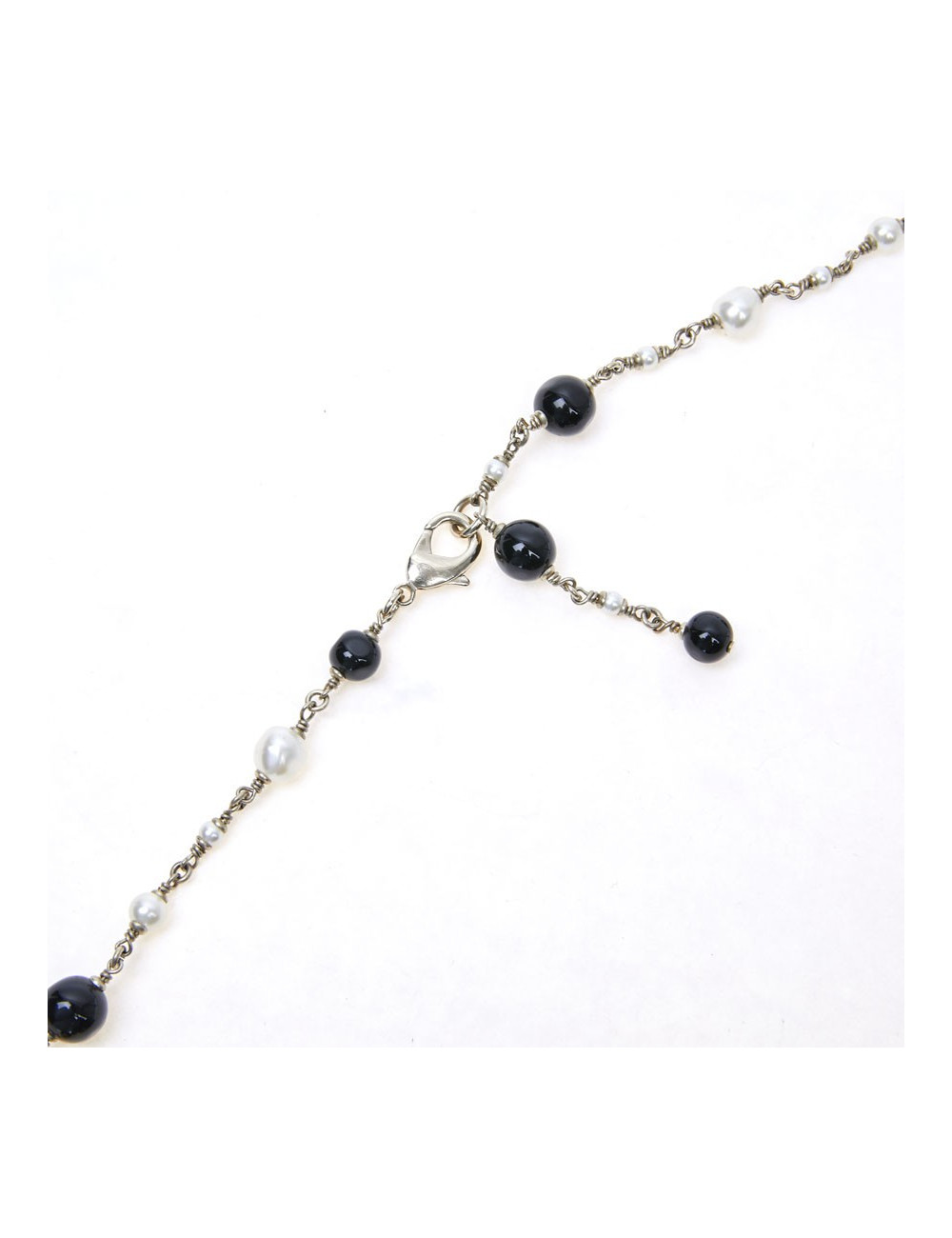 Sautoir CHANEL perles nacrées et noires