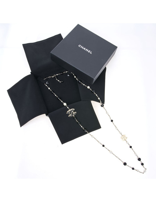 Sautoir CHANEL perles nacrées et noires