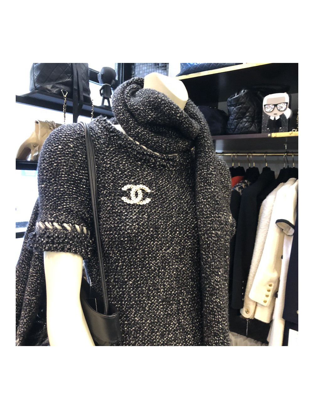 Broche CHANEL double C brillants