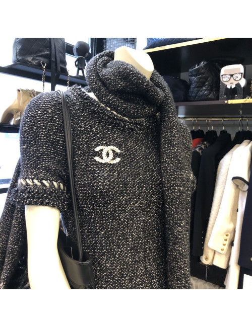 Broche CHANEL double C brillants