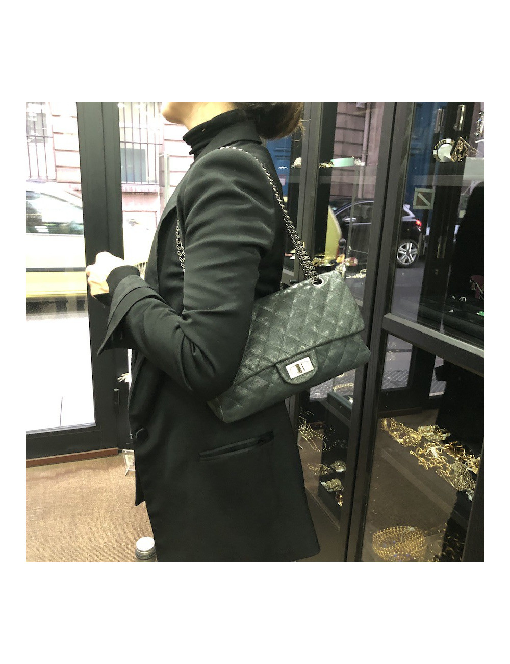 Sac à main 2.55 CHANEL  Mademoiselle cuir caviar gris
