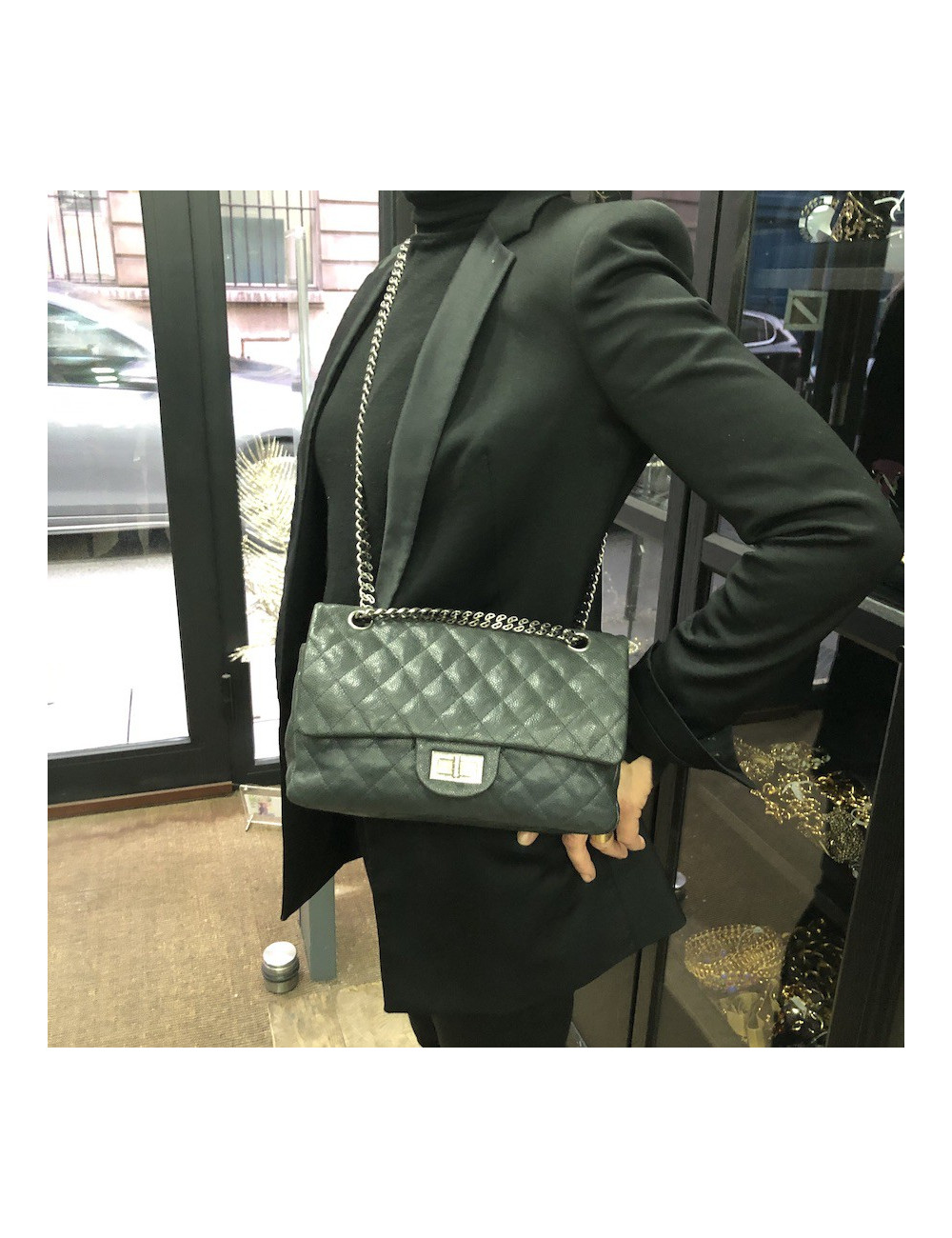 Sac à main 2.55 CHANEL  Mademoiselle cuir caviar gris
