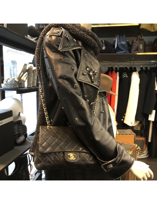 Timeless CHANL cuir d'agneau noir Vintage