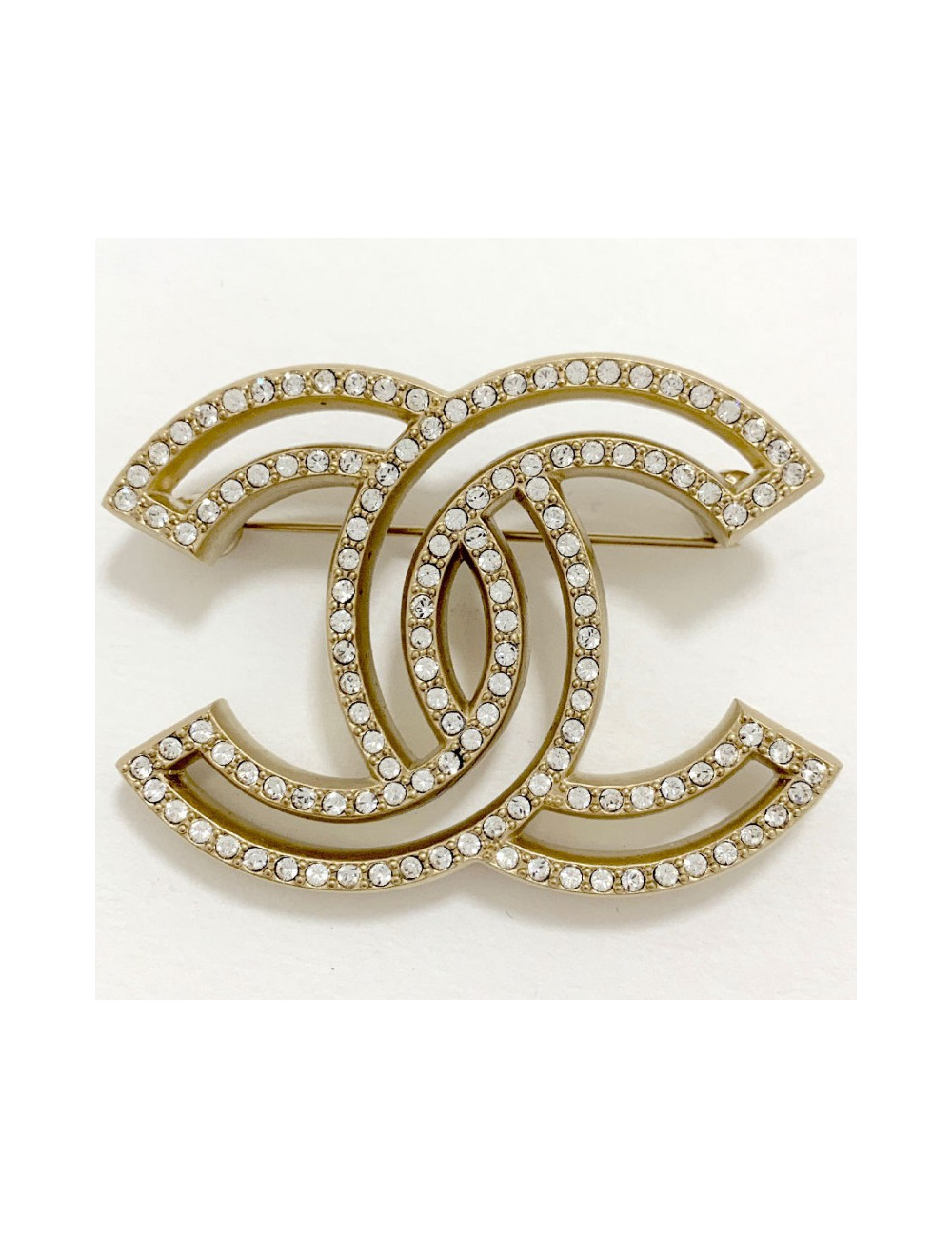 Broche strass CHANEL relief double CC