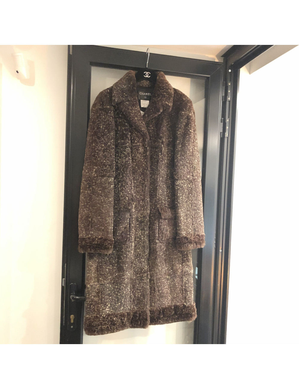 Manteau T 42 CHANEL en lapin marron tacheté blanc