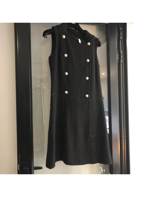 Robe CHANEL T 36 ajourée et perles nacrées