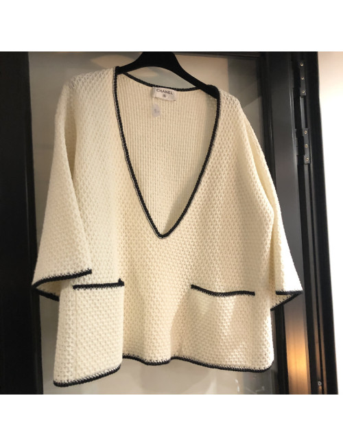 Pull CHANEL beige et noir