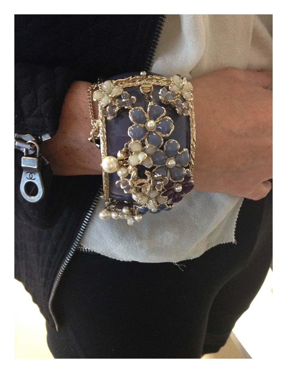 Manchette fleurettes CHANEL