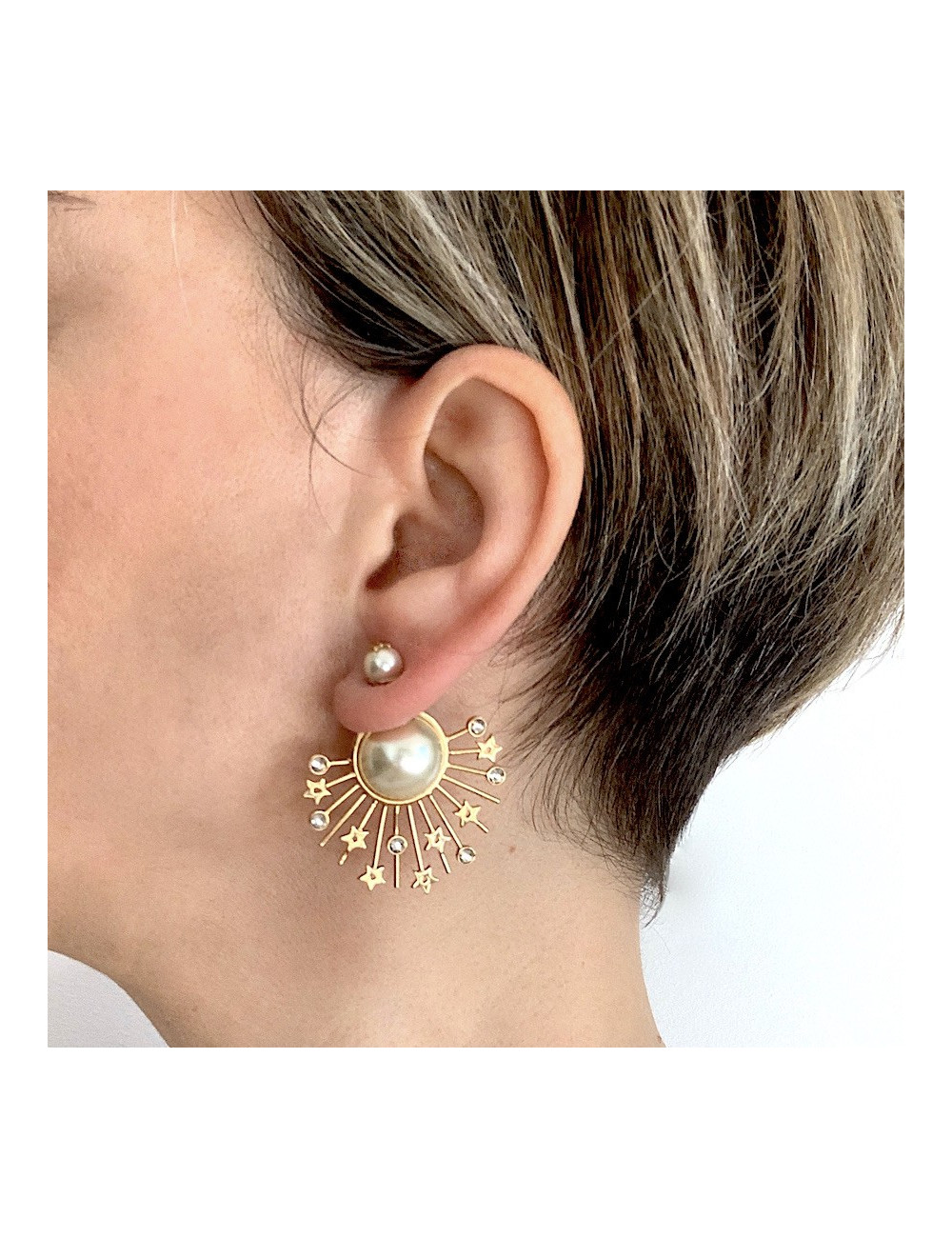 Boucles d'oreille clous DIOR étoile doré, perles et strass