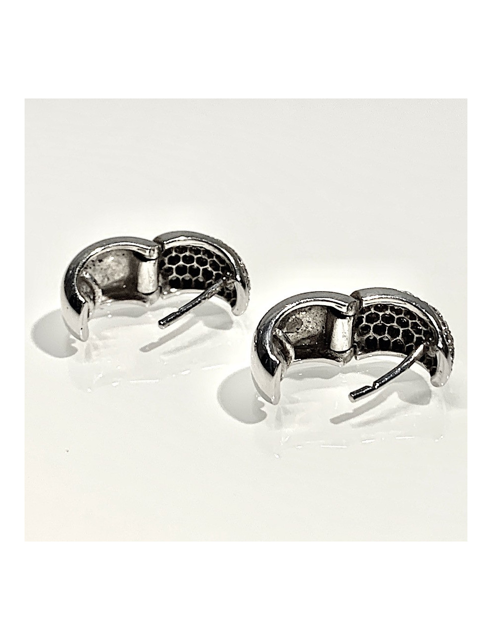 Stud Earrings in White Gold and Diamond Pave 