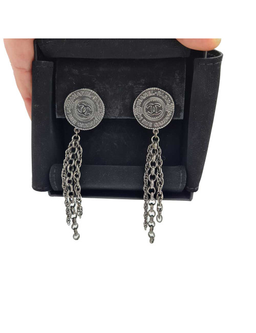 Boucle d'oreille CHANEL noire Paris - Dubai