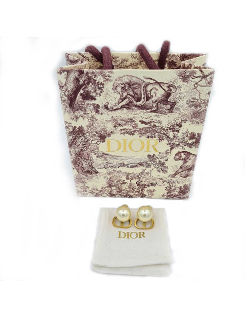 Boucle d'oreille perle DIOR avec un fermoir CD doré