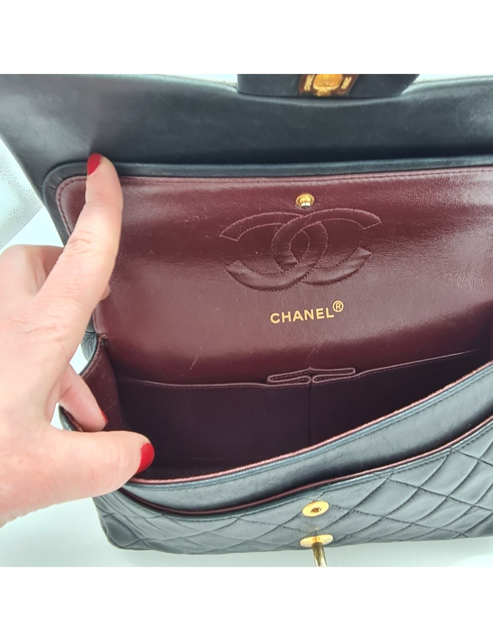 Timeless CHANEL noir crossbody