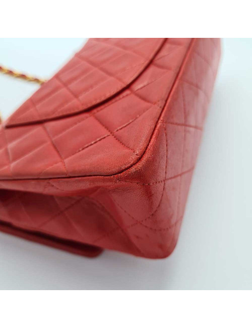 Timeless CHANEL rouge en cuir d'agneau