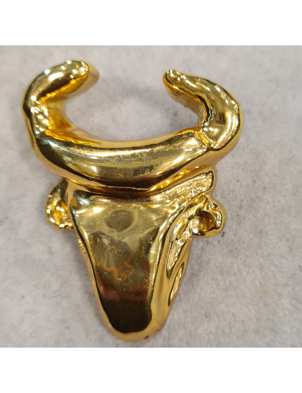 Broche CHRISTIAN LACROIX Taureau