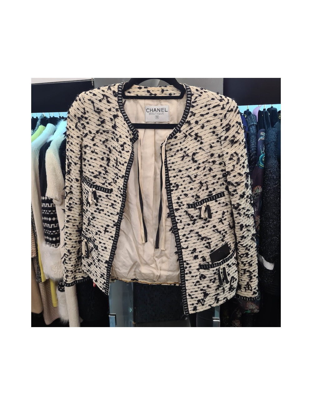 Veste CHANEL beige noir Croisière 95