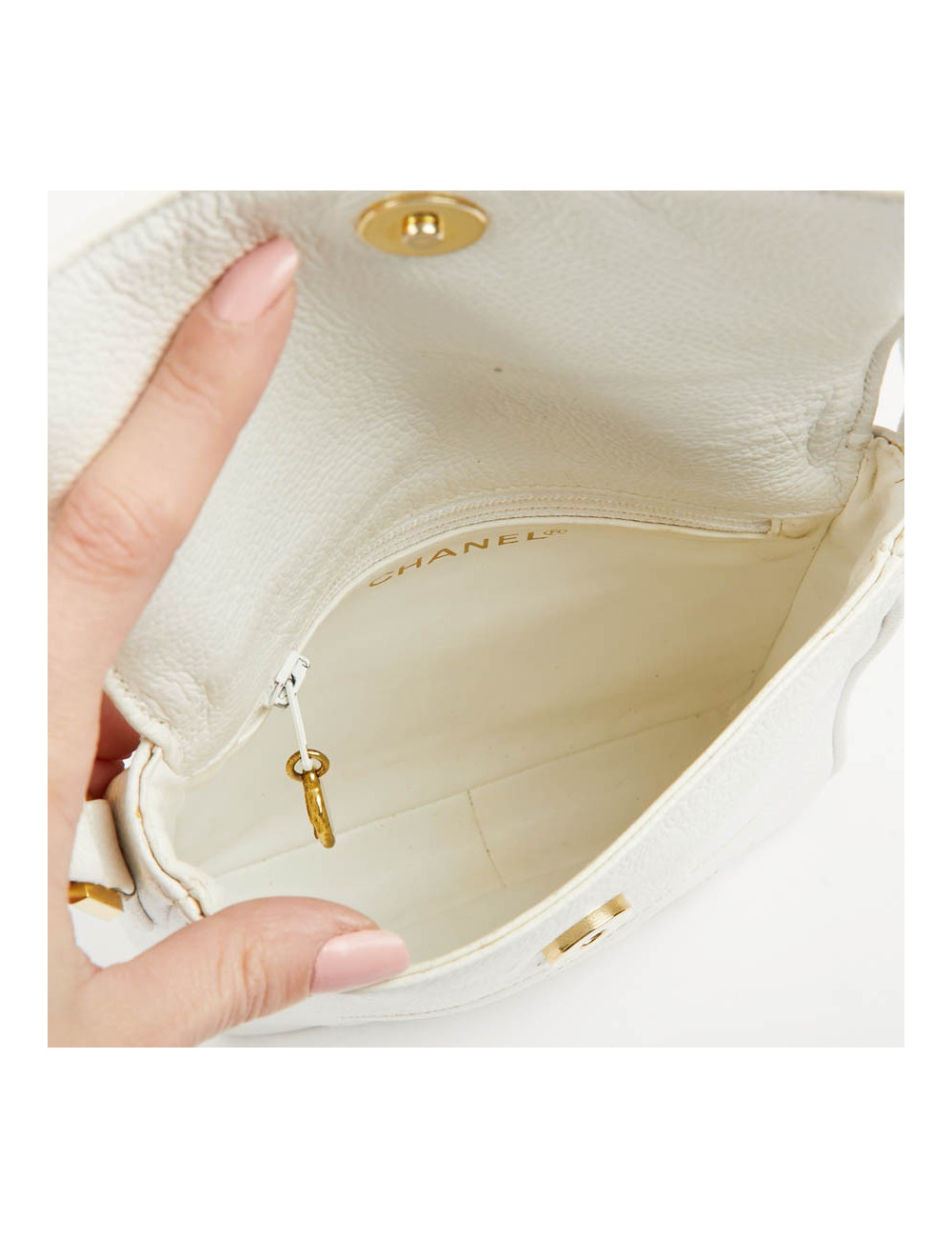 CHANEL Vintage Clutch bag in Grained White Leather